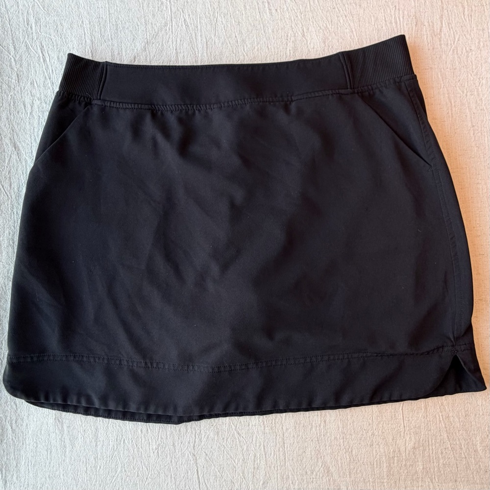 32° Cool Black Athletic Skort with Built-In Shorts size L